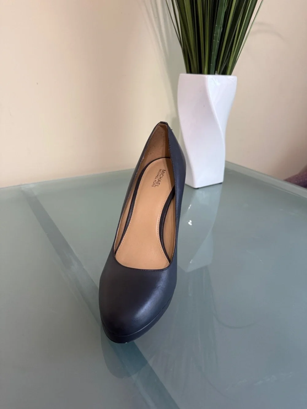 Like NEW MICHAEL Michael Kors Black Leather Stiletto Designer Pumps Size 10